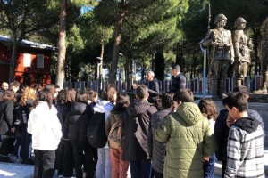 Çanakkale Opet Tarihe Saygı Orta Okulu ,Çanakkale Şehitler Abidesi Çevre Düzenleme Uygulama İşi Şantiyemizi Ziyarete Geldi.